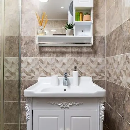 Comfy With Private Parking 普罗夫迪夫