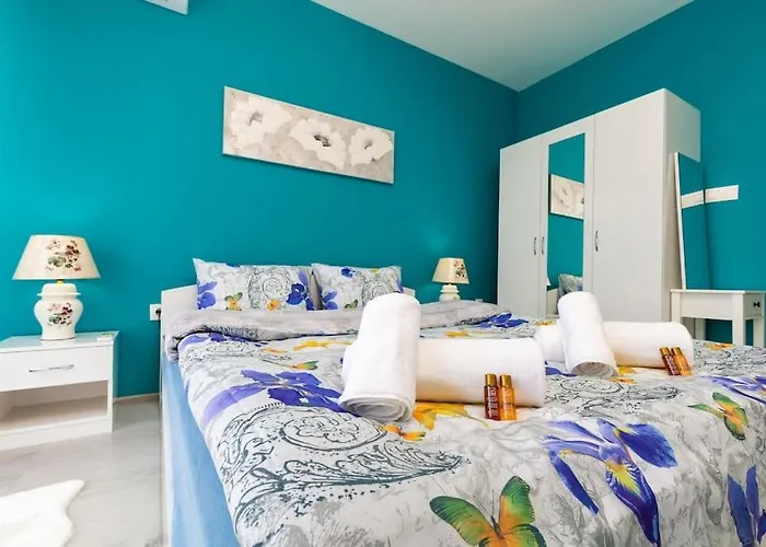 Comfy With Private Parking アパート *