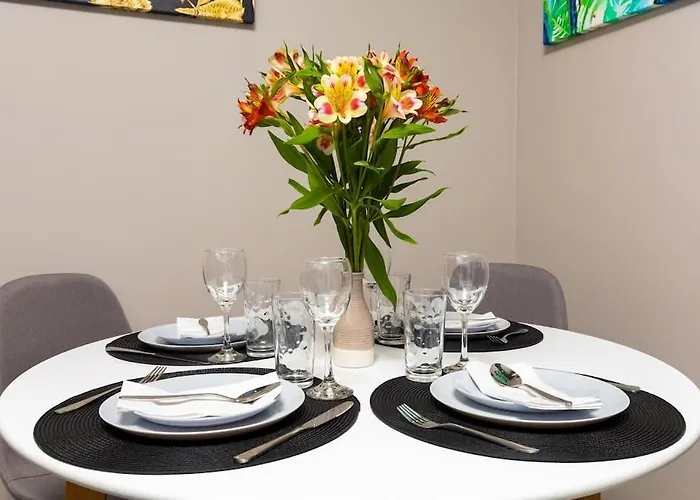 Comfy With Private Parking *