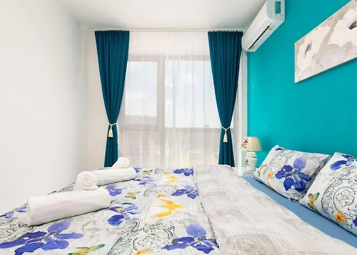 Comfy With Private Parking Apartmán *